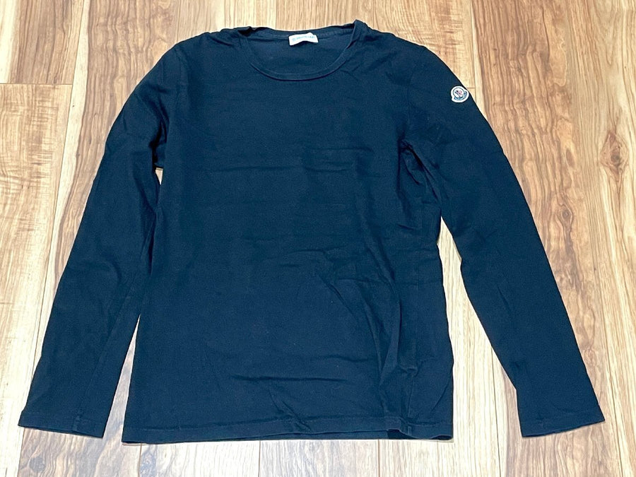 モンクレールのコットン製長袖ロゴTシャツを撮影した写真