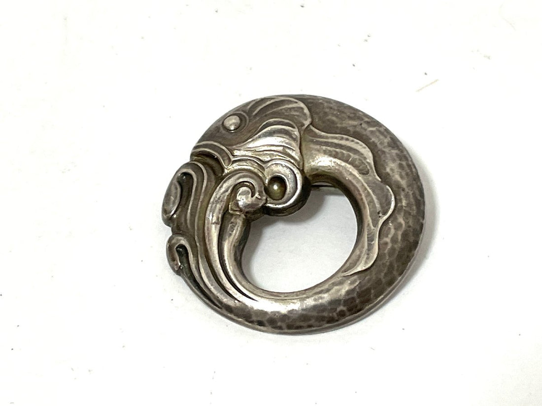 Georg Jensen 魚モチーフ銀製ブローチの正面写真
