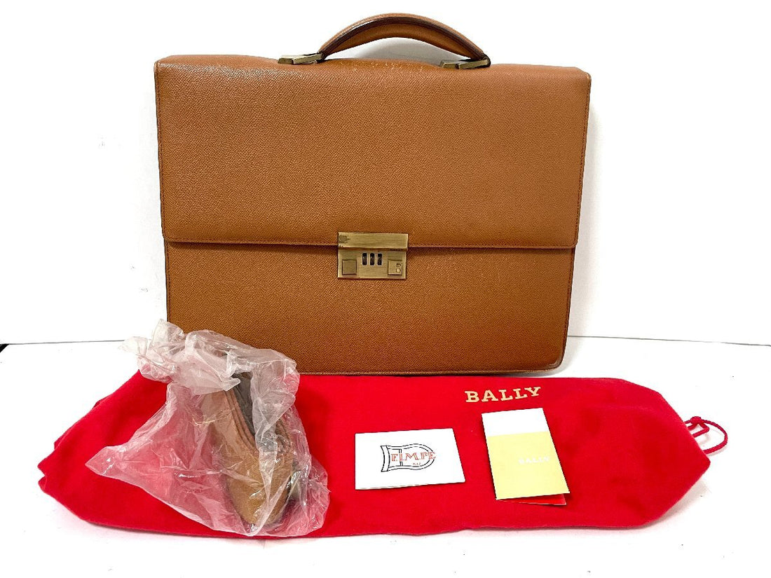 Bally レザーブリーフケースの正面写真